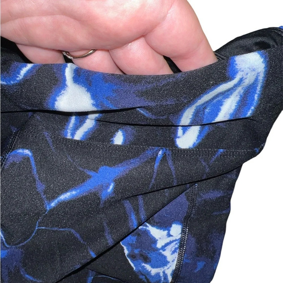 NWOT DKNY size small cropped multicolored exercise pants - Picture 7 of 7